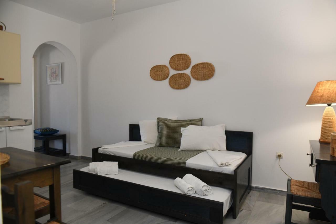 Dryades Family Hotel Drios Buitenkant foto