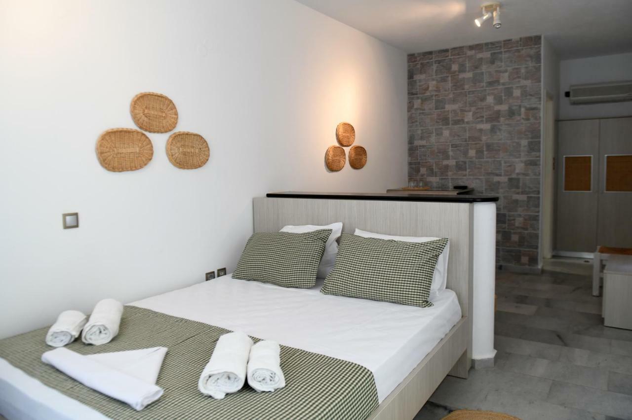 Dryades Family Hotel Drios Buitenkant foto